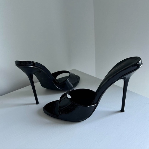 PrettyLittleThing Glossy Black Heels - Picture 6 of 6